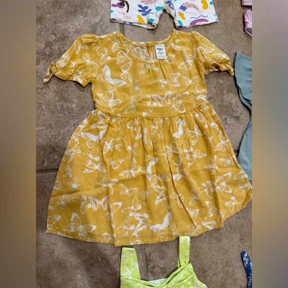 2T Summer Girls Clothes & PJs Bundle (Carters, OshKosh, Disney, Jessica Simpson) - Picture 6 of 13